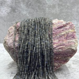 labradorit (4 mm)