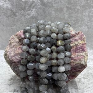 labradorit (amorf)