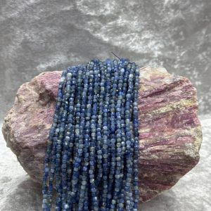 kyanit taşı küp kesim