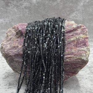 hematit küp kesim (4*4mm)