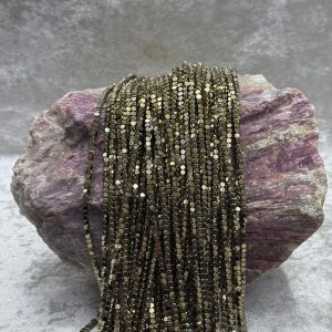 hematit küp kesim (4*4 mm)