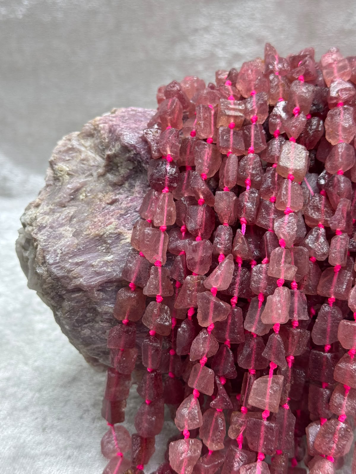 Çilek Quartz (ham taş) - Görsel 2