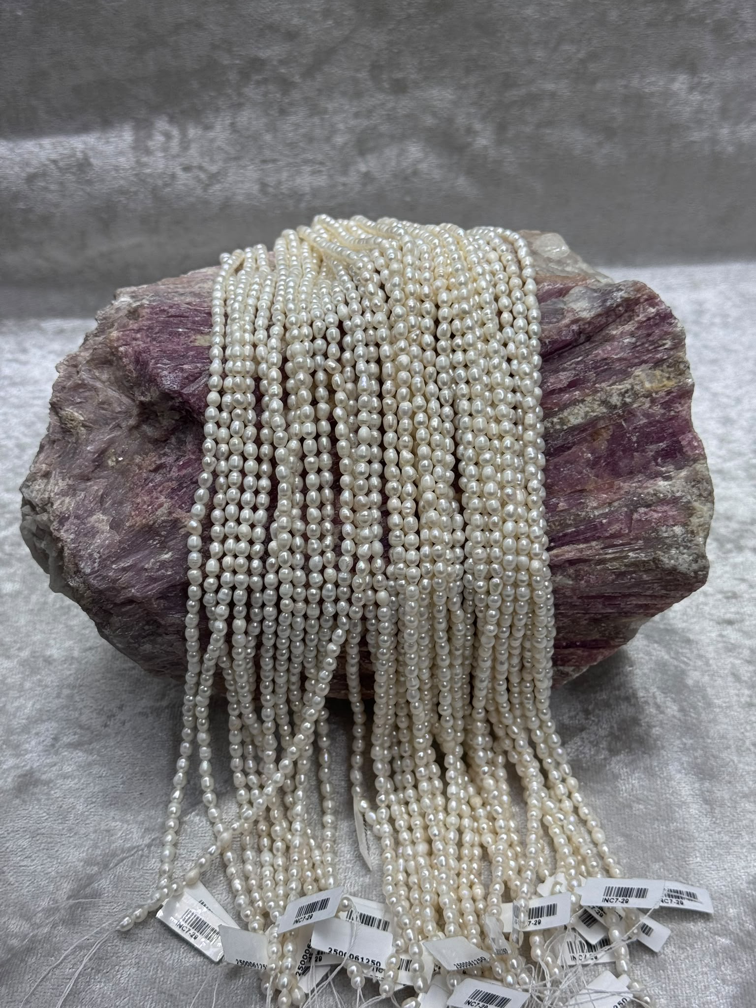 Doğal inci (arpa kesim 3-4 mm)